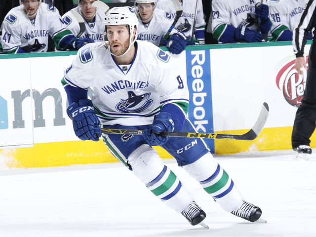 Report: Maple Leafs invite Brandon Prust to camp on PTO