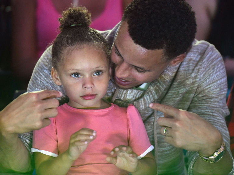 Riley Curry upstages daddy Steph Curry again – East Bay Times