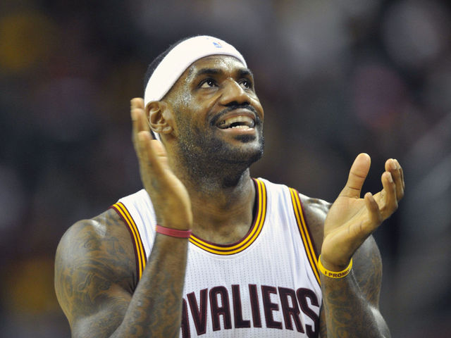 Report: LeBron's lifetime Nike deal to pay him upward of $30M per year