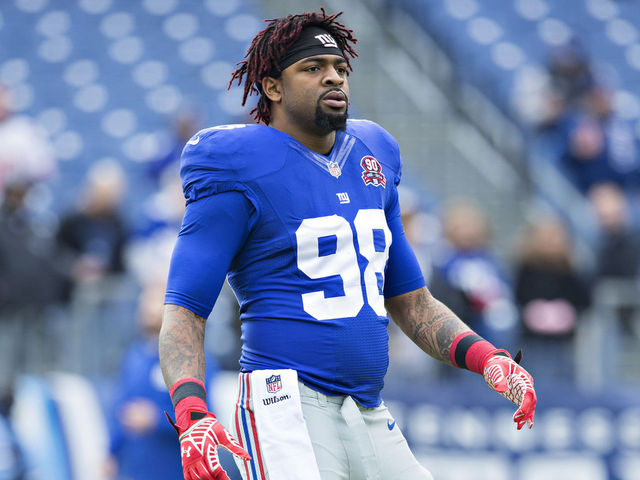 Raiders waive Damontre Moore, SaQwan Edwards