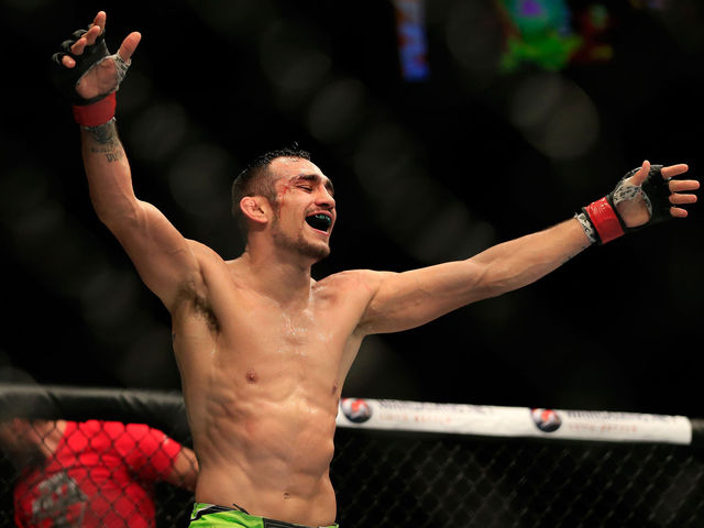 Ferguson survives manic Vannata to win wild fight by submission