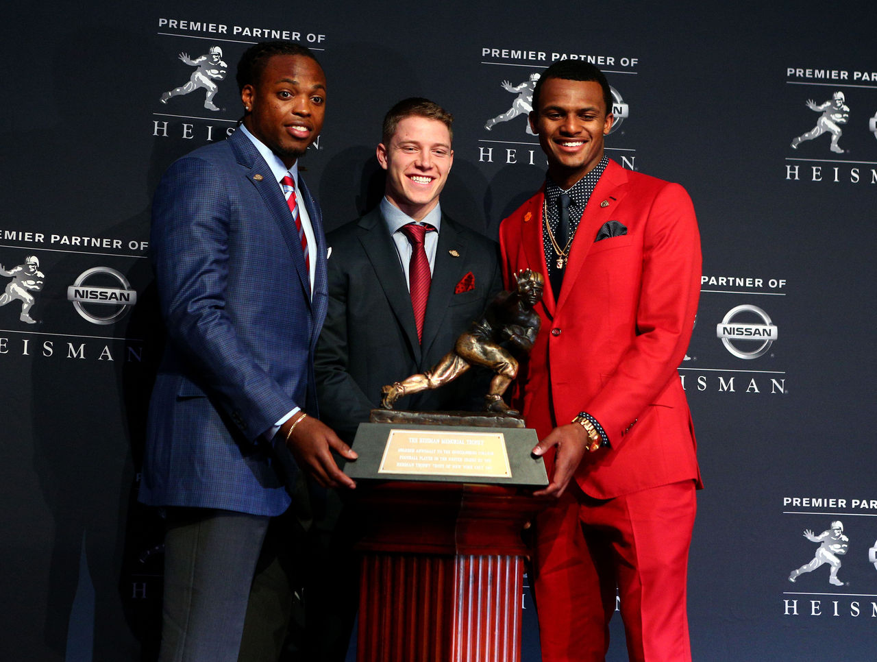 PHOTO: Clemson's Deshaun Watson dons red suit to Heisman ceremony