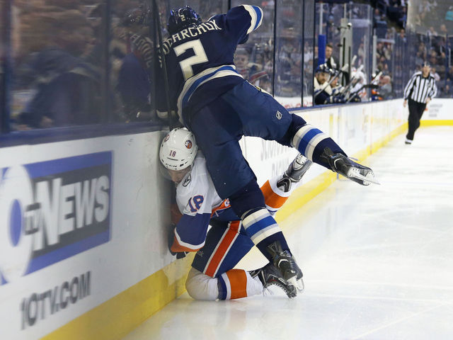 Islanders' Strome leaves game with upper-body injury after boarding incident