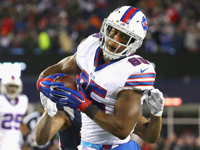 Bills' Clay leaves game early in 2nd quarter vs. Bengals with knee injury