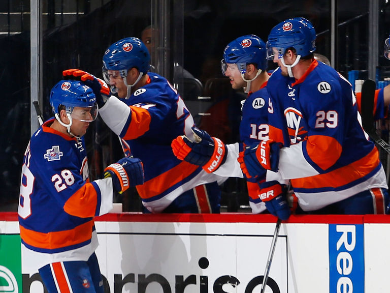 VIDEO: Islanders' Zidlicky blasts pair against former team | theScore.com