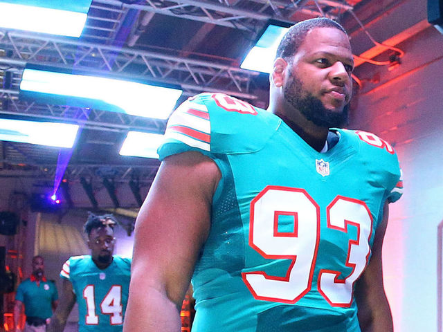 Report: Rams considered front-runners for Suh