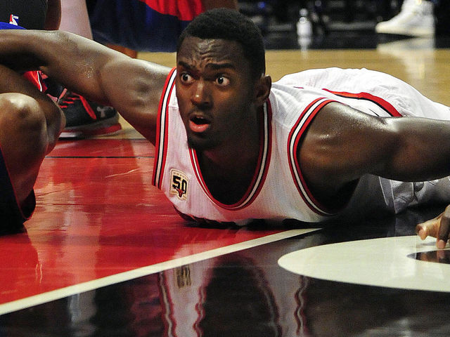 Bulls' Portis suffers eye injury vs. Bucks