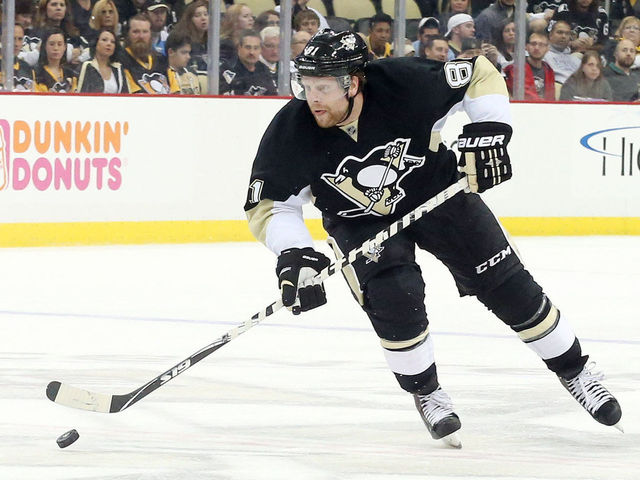 VIDEO: Kessel stays hot, scores 25th in classic fashion