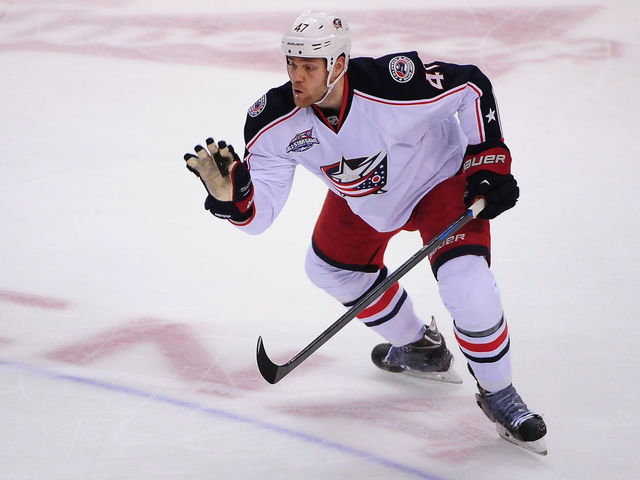 VIDEO: Prout unleashes series of vicious cross-checks on Plotnikov