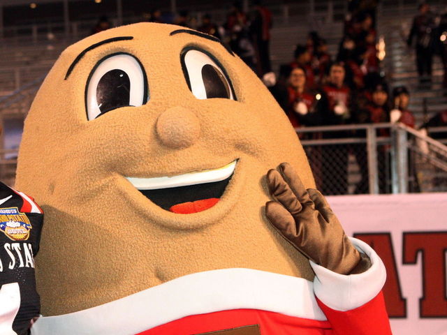 VIDEO: Potato Bowl mascot cuts a rug