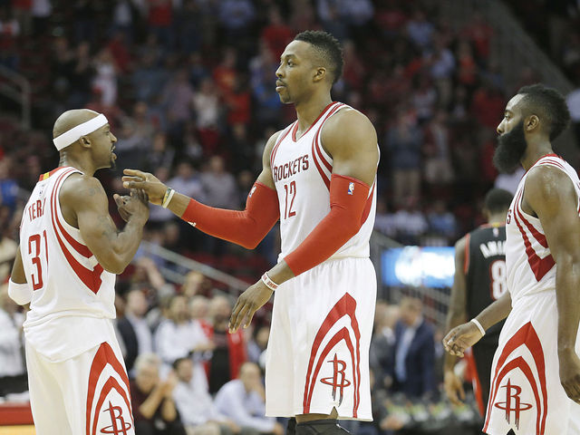 Dwight Howard brushes off rumors of malcontent