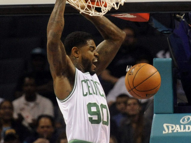 Celtics' Johnson expects to play vs. Pistons