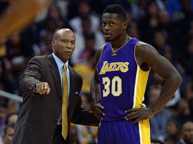 Lakers' Randle to miss first game of season vs. Thunder