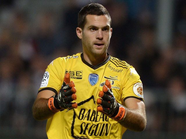 Angers signs Denis Petric from Troyes to replace Ludovic Butelle