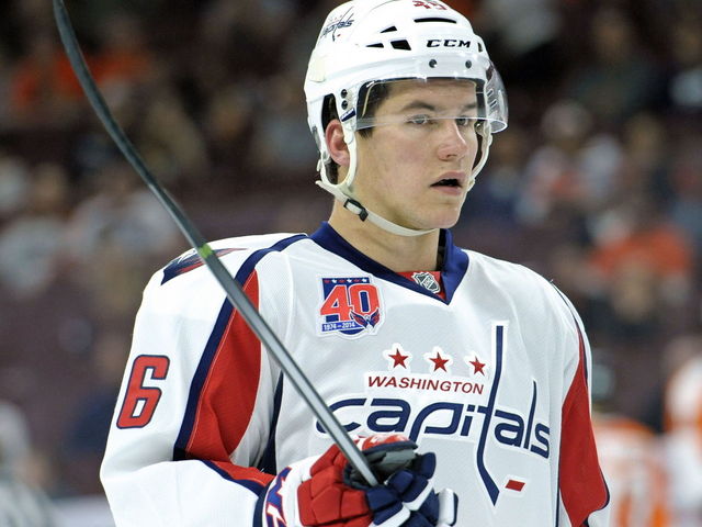 Kings ink Latta, Trotman to 1-year deals