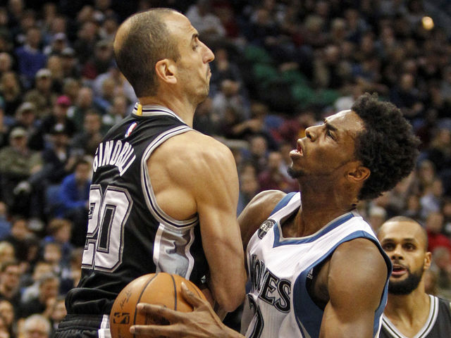 Spurs overcome Pop's ejection, go to 18-0 at home with win over Wolves