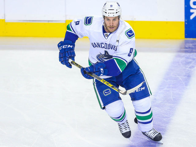 Prust protests McNabb avoiding disclipline for elbow on Sedin