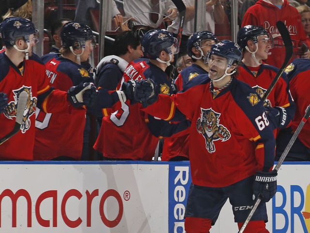 Jaromir Jagr becomes 4th player in NHL history to score after turning 44
