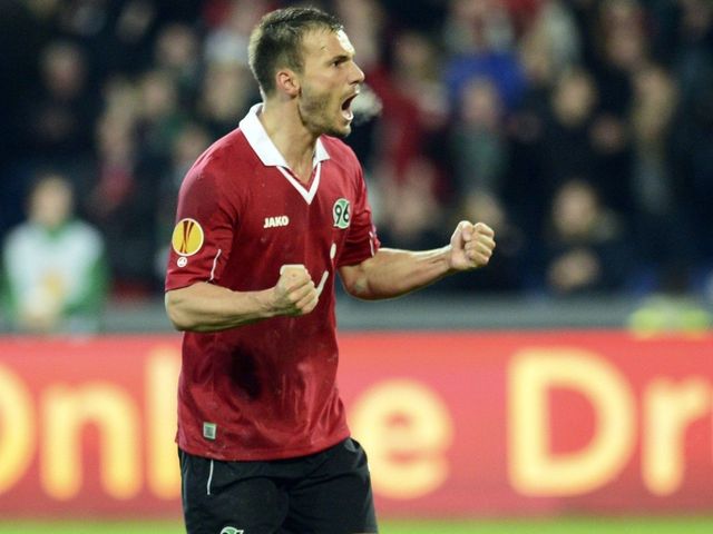 Hungary's Szabolcs Huszti signs with Eintracht Frankfurt