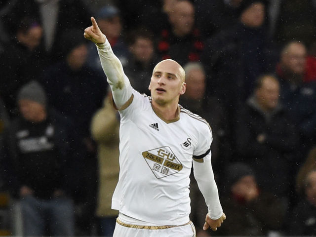 Report: Swansea accepts £12M bid from Newcastle for Shelvey