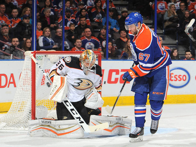 Ducks' Gibson stymies Oilers for 2nd straight shutout