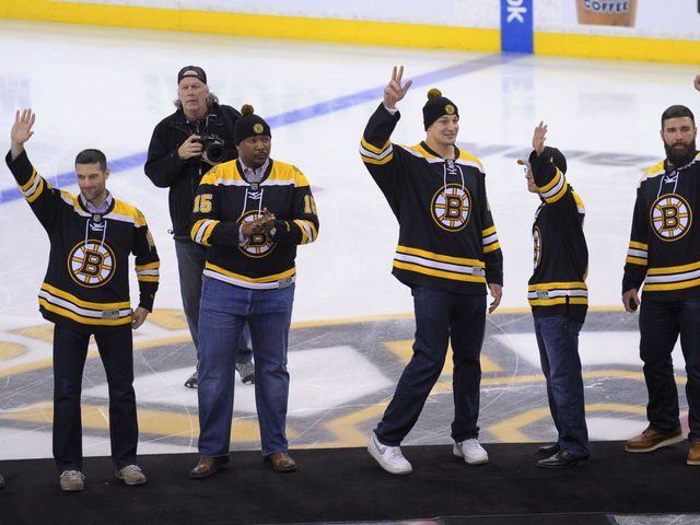 PHOTO: Patriots' Edelman lets Bruins know they've got backup