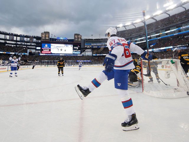 VIDEO: Gallagher sets up Pacioretty with sweet saucer pass to ice Winter Classic