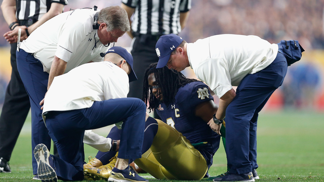 Notre Dame's Jaylon Smith suffers 'significant knee injury' in loss to Ohio State
