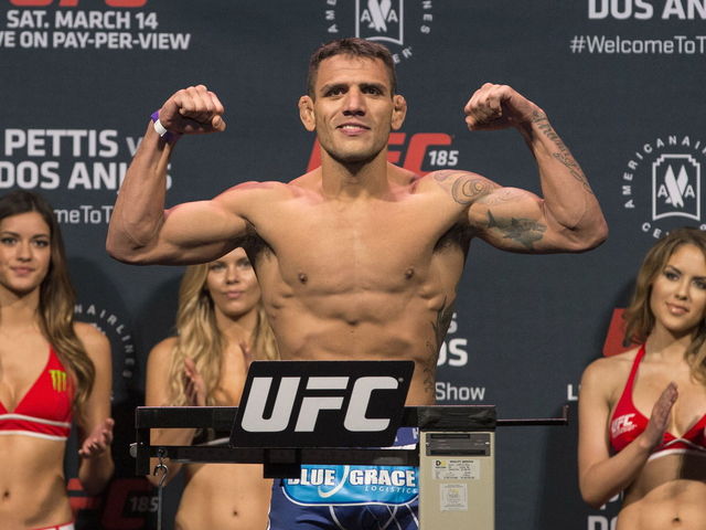 Dos Anjos' manager updates injury, says McGregor 'relieved' by cancelled fight