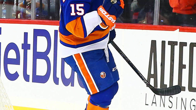 Islanders ink Clutterbuck to 5-year extension