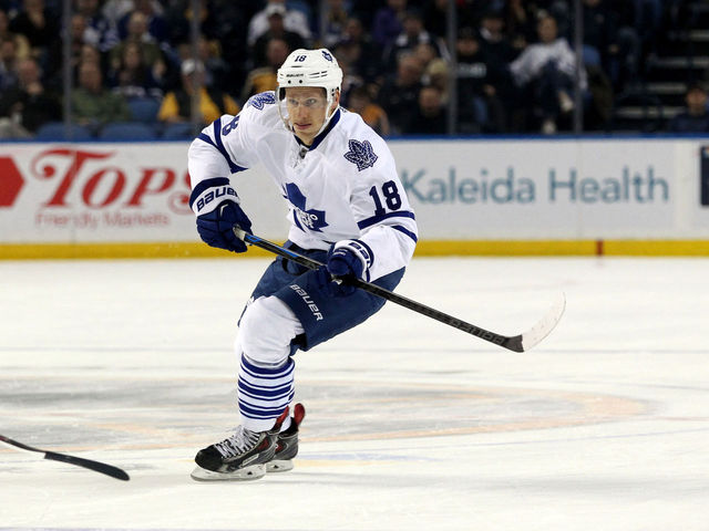 Blackhawks trade Morin to Maple Leafs for Panik