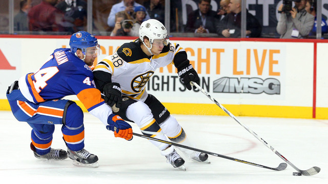 Bruins' Pastrnak expected to miss 2 games following elbow treatment