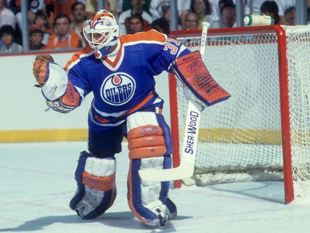 PHOTO: Oilers' Nilsson's new mask pays homage to Grant Fuhr