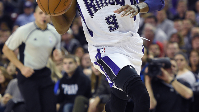 VIDEO: Did Rondo almost trip Deron Williams from the sideline?