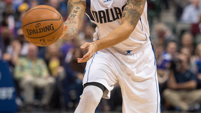 Mavs' Carlisle 'concerned' by Deron Williams' hip injury