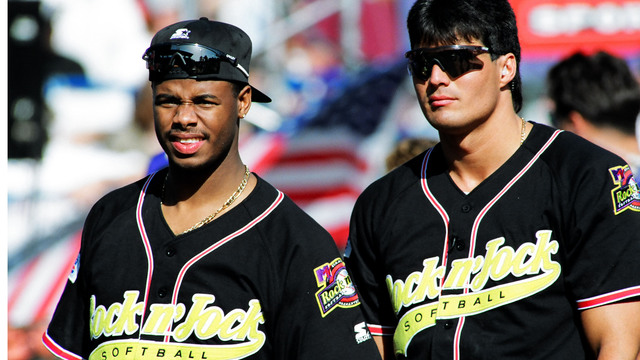 Griffey is 3rd member of 'The Simpsons' softball team to reach Hall