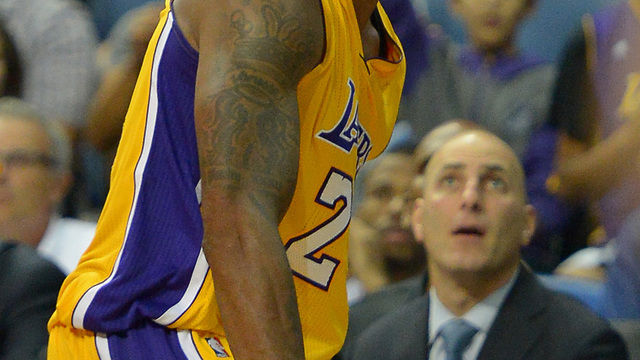 VIDEO: Kobe Bryant throws down sick alley-oop (seriously)