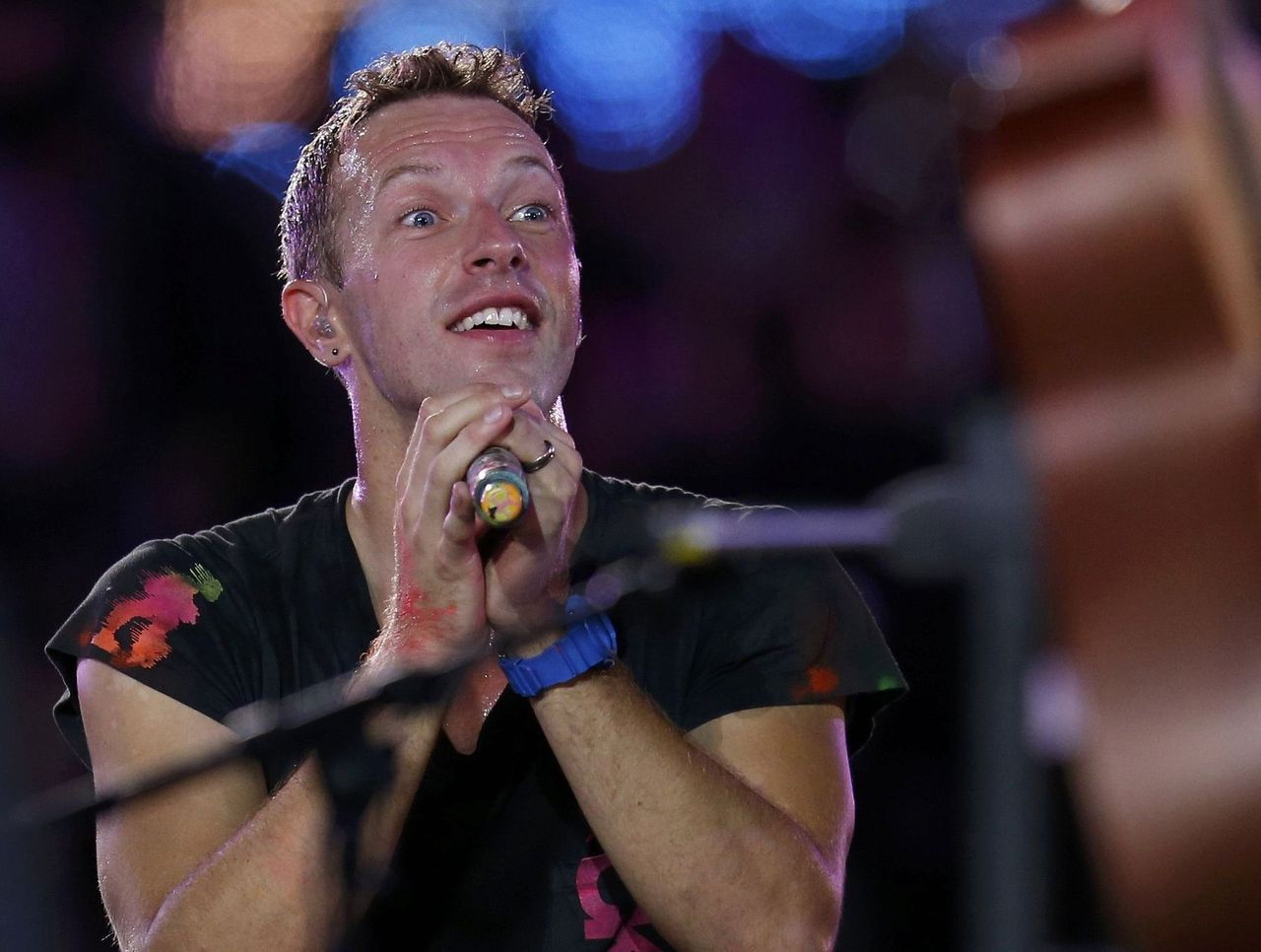 Coldplay's Chris Martin wishes hometown club Exeter City luck vs. Liverpool | theScore.com