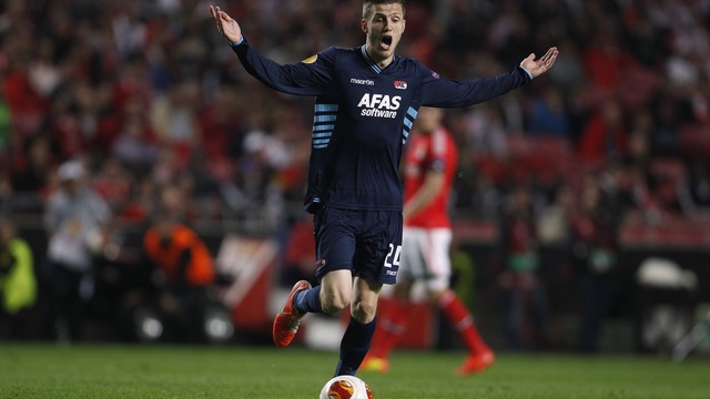 Augsburg signs Jeffrey Gouweleeuw from AZ Alkmaar