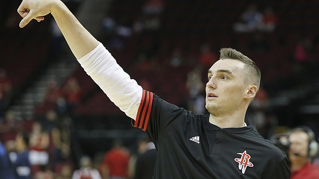 Watch: Gordon throws half-court lob to Dekker for reverse jam