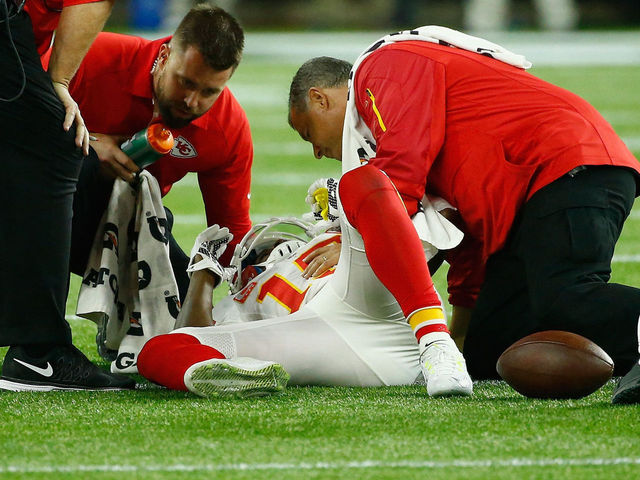 Report: Chiefs' Maclin suffered ACL injury, will undergo MRI to determine severity