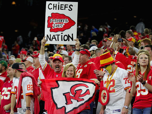 VIDEO: KC fans chant 'Just like baseball' after Chiefs embarrass Texans