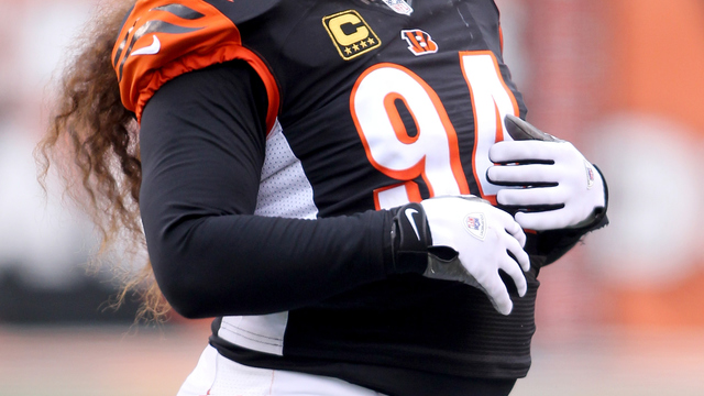 VIDEO: Bengals' Peko flagged for hit-and-run shove to Steelers player