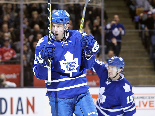 Maple Leafs lose van Riemsdyk for 6-8 weeks with foot fracture