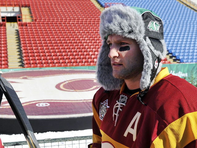 Robyn Regehr officially retires as a Flame
