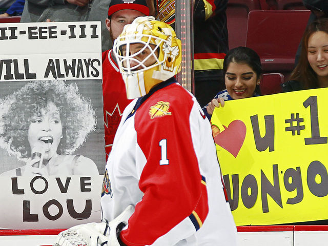 VIDEO: Luongo leaves Canucks fans nostalgia tripping after wicked glove save