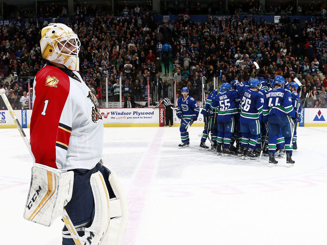 VIDEO: Canucks, Panthers scuffle between benches after Vancouver's OT winner