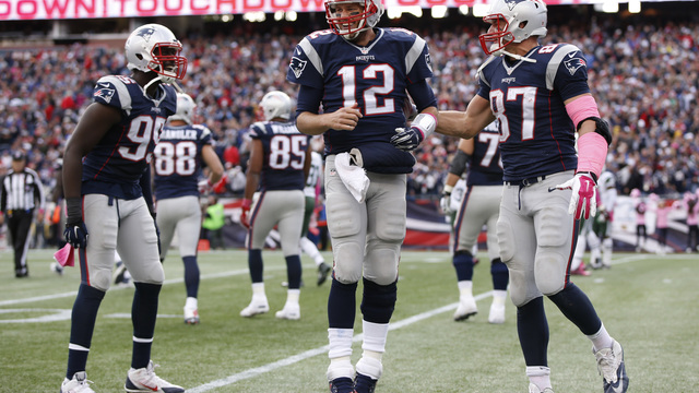 Gronk has perfect birthday gift for Brady: 'I get him touchdowns'