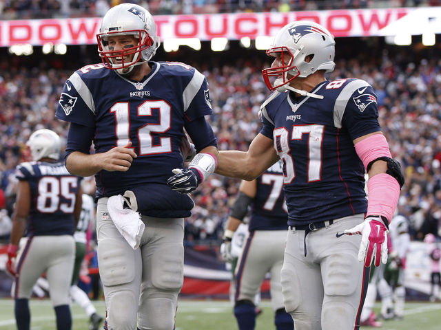 Gronk has perfect birthday gift for Brady: 'I get him touchdowns'