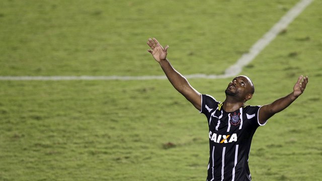 Vagner Love signs for Monaco from Corinthians